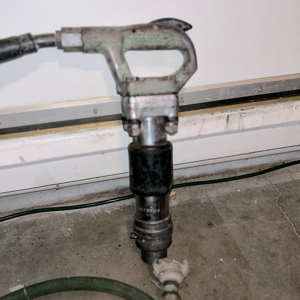 Sullair Pneumatic rivet buster/ Air chisel